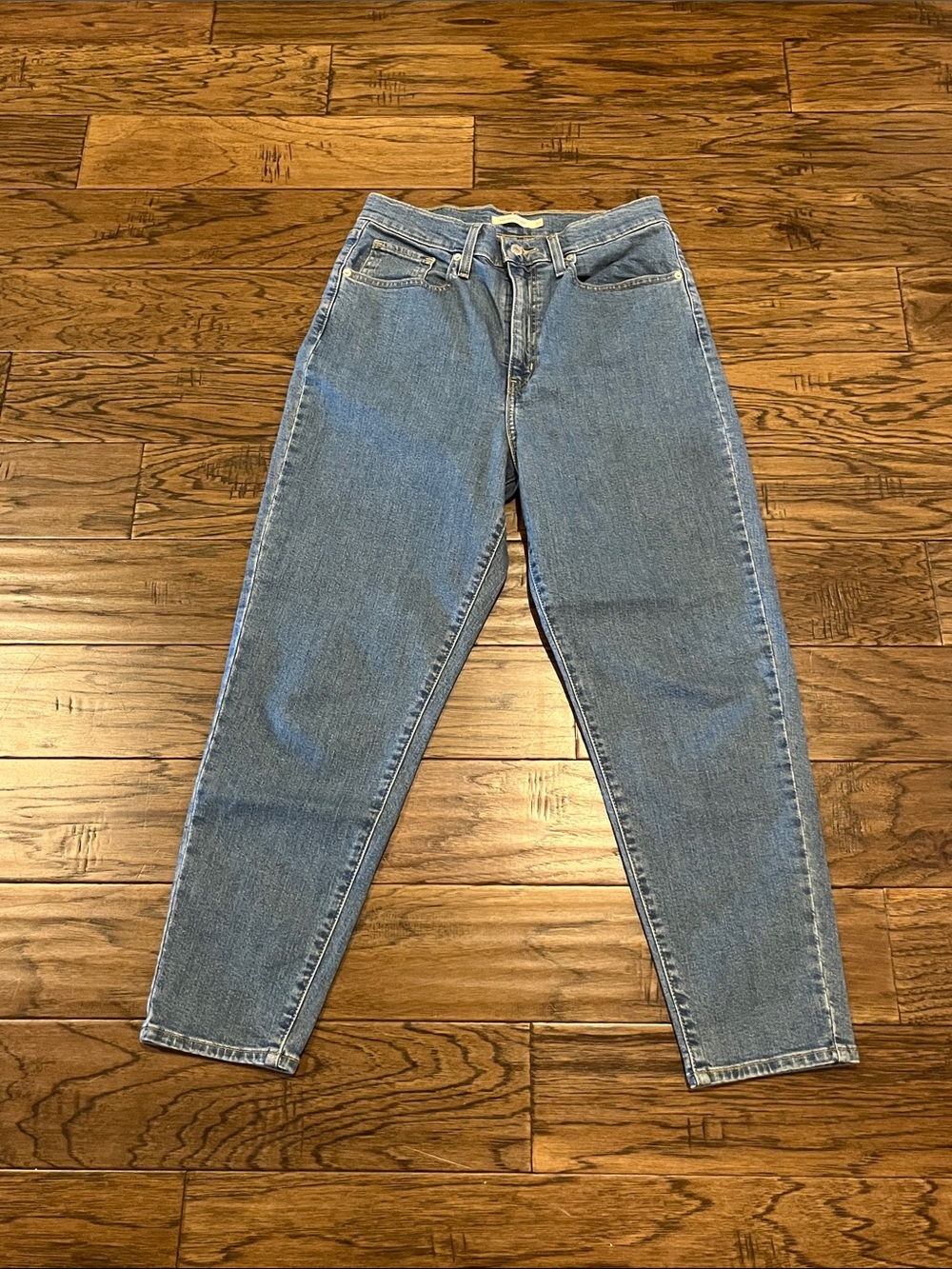 Levi’s High Waisted Taper Straight Leg Size 30